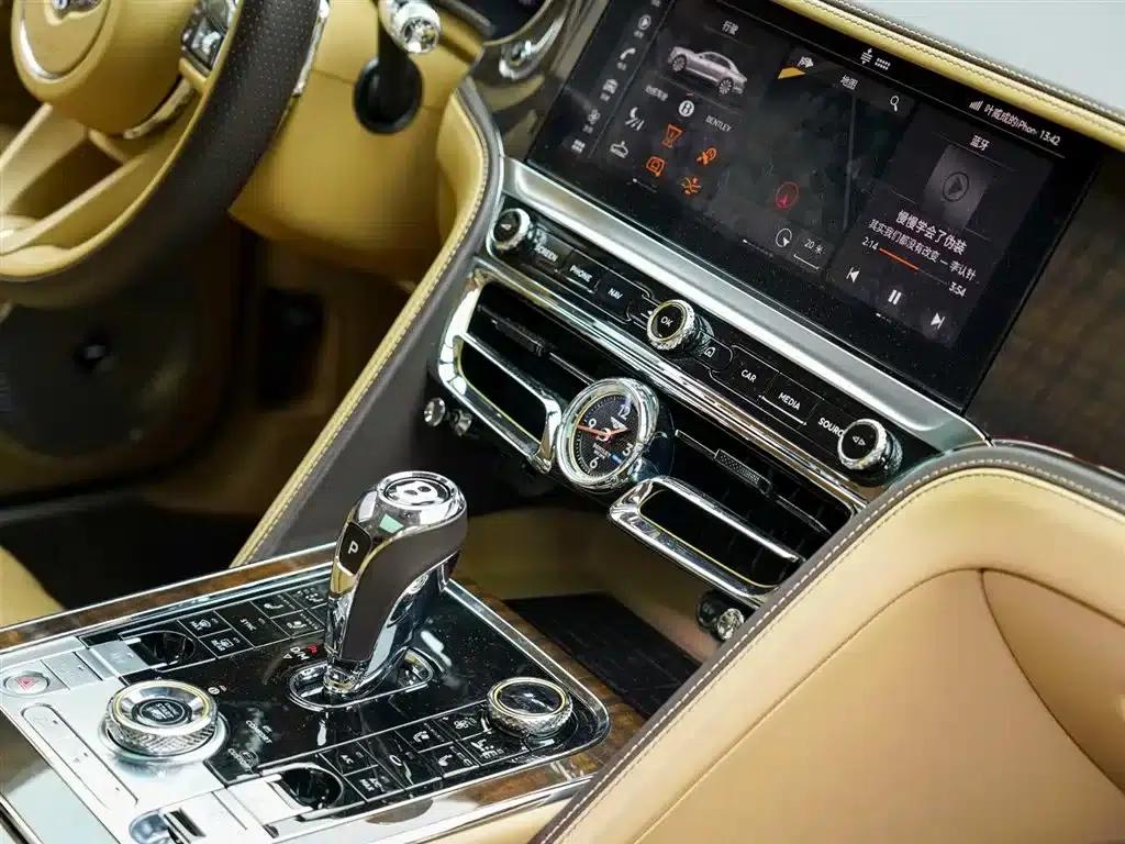Flying Spur 2022 4.0T V8 Standard Edition — миниатюра 20