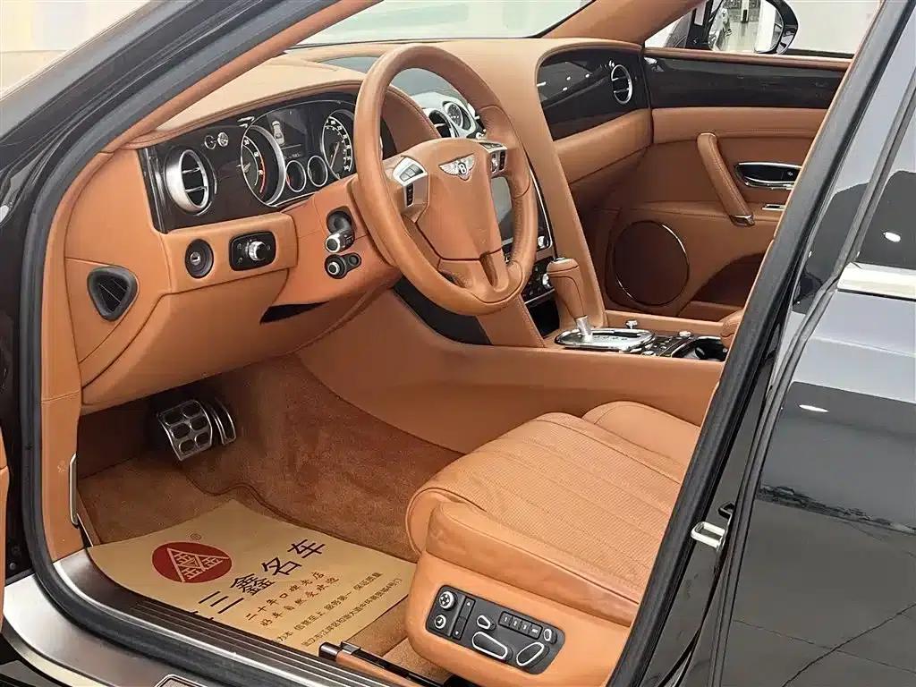 2015 Mercedes-Benz Flying Spur 6.0T W12 Standard Edition — миниатюра 14
