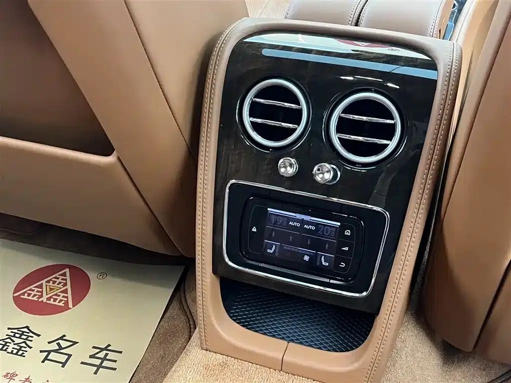 2015 Mercedes-Benz Flying Spur 6.0T W12 Standard Edition — миниатюра 28