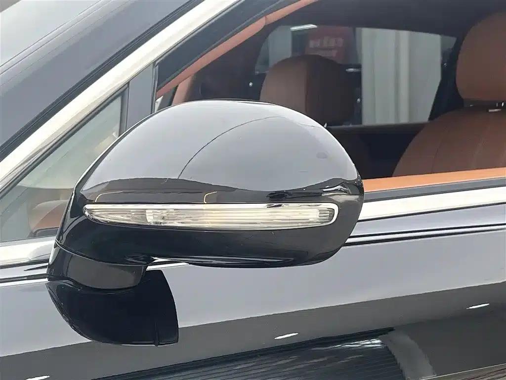 2015 Mercedes-Benz Flying Spur 6.0T W12 Standard Edition — миниатюра 10