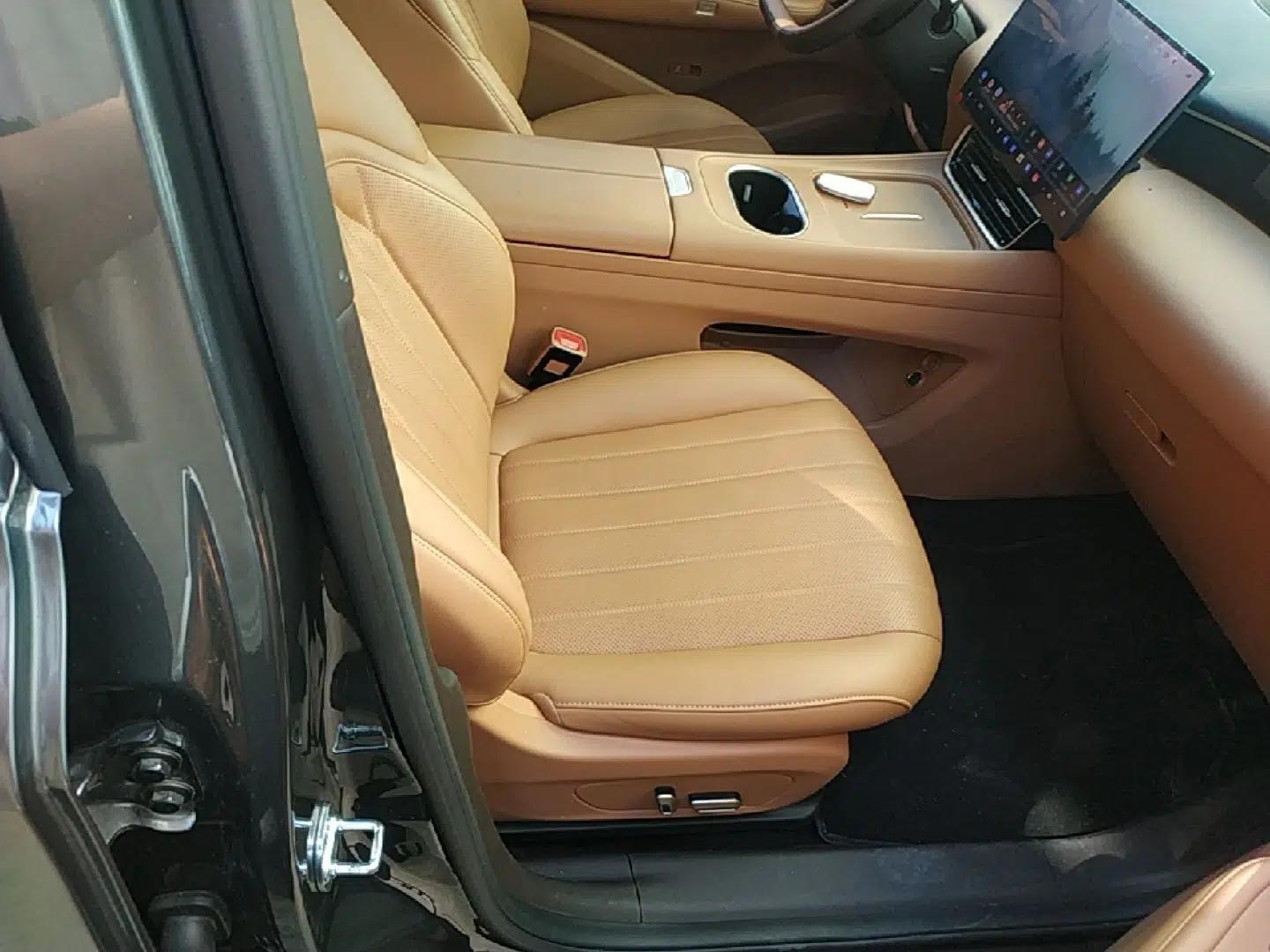 Dongfeng Aeolus L8 2025 Model 185KM Dream Edition — миниатюра 23
