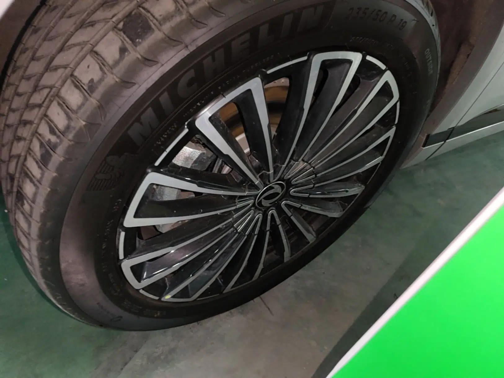 Dongfeng Aeolus L8 2025 Model 185KM Dream Edition — миниатюра 8