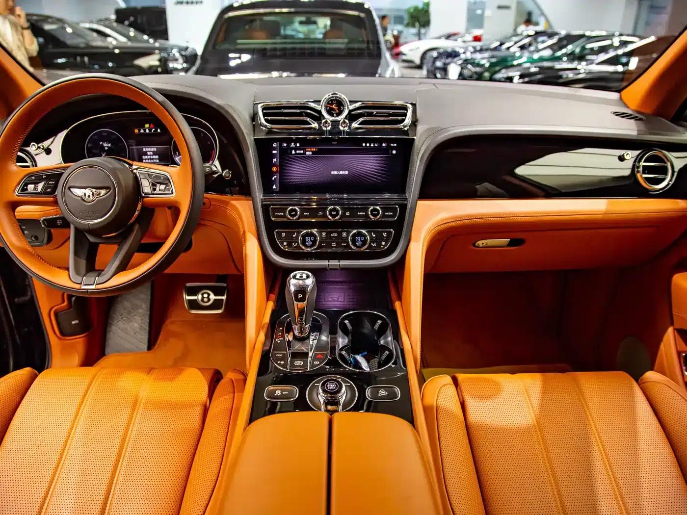 Bentayga 2021 4.0T V8 — миниатюра 3