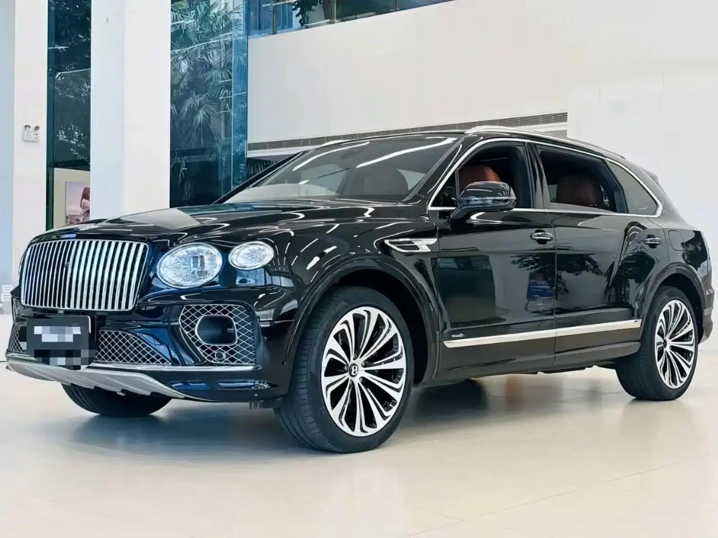 Bentayga 2023 4.0T V8 Long Wheelbase Elegance Edition — миниатюра 1