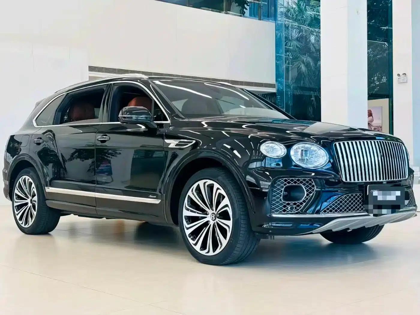 Bentayga 2023 4.0T V8 Long Wheelbase Elegance Edition — миниатюра 3