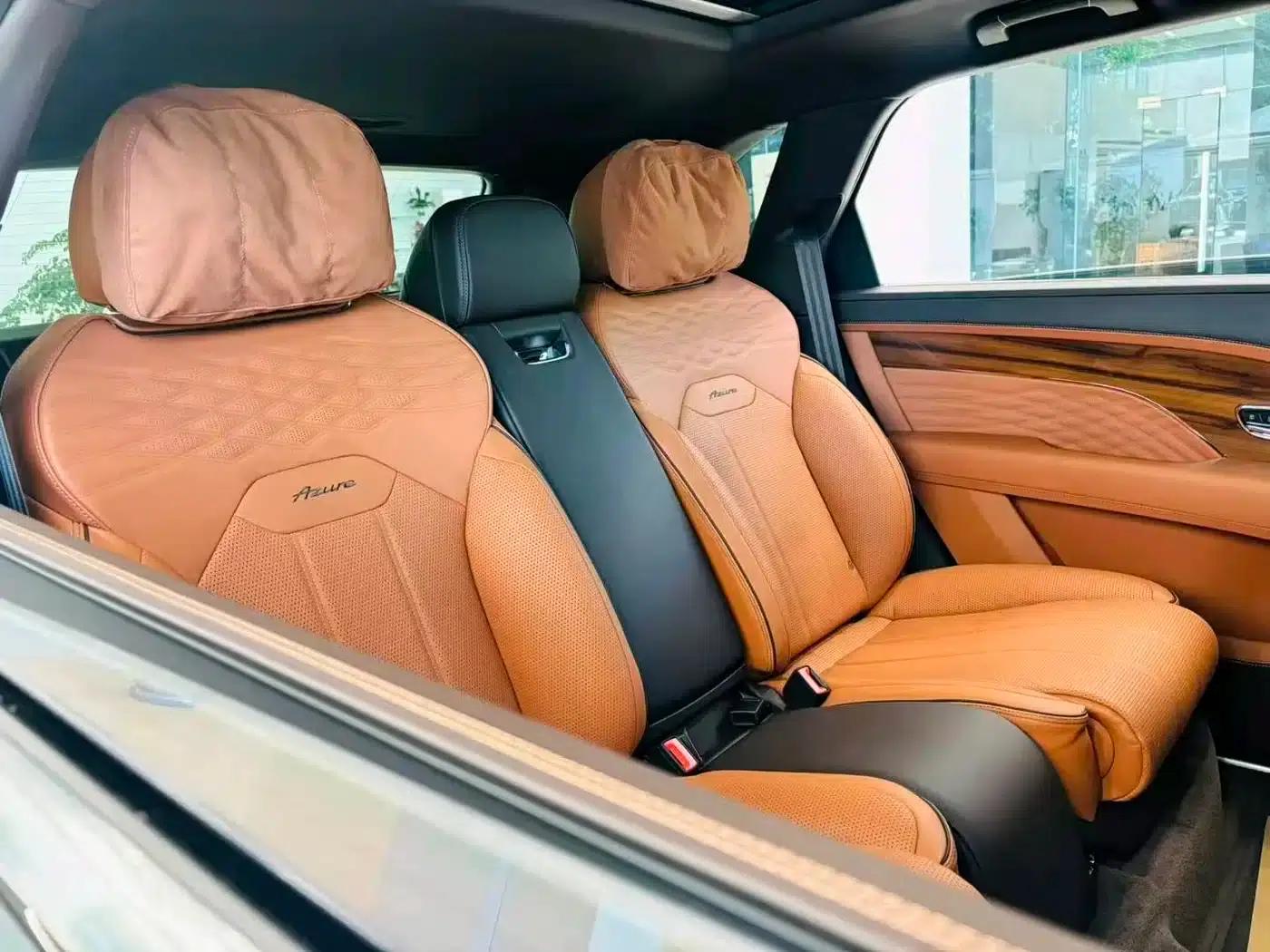 Bentayga 2023 4.0T V8 Long Wheelbase Elegance Edition — миниатюра 7