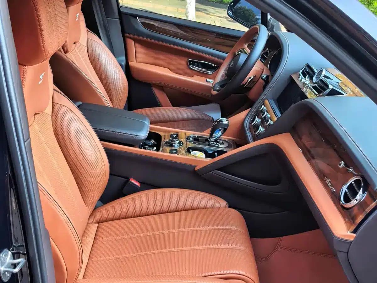 Bentayga 2023 4.0T V8 Long Wheelbase Elegance Edition — миниатюра 9