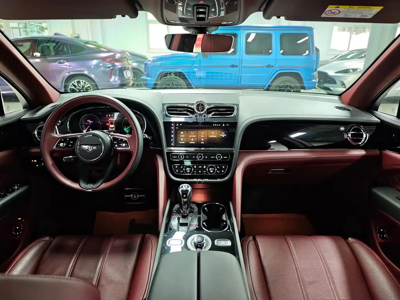 Bentayga 2022 4.0T V8 — миниатюра 16