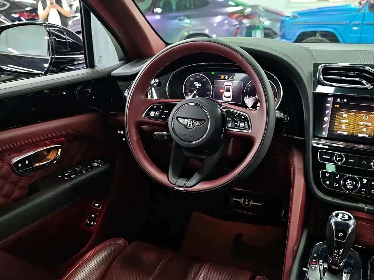 Bentayga 2022 4.0T V8 — миниатюра 17