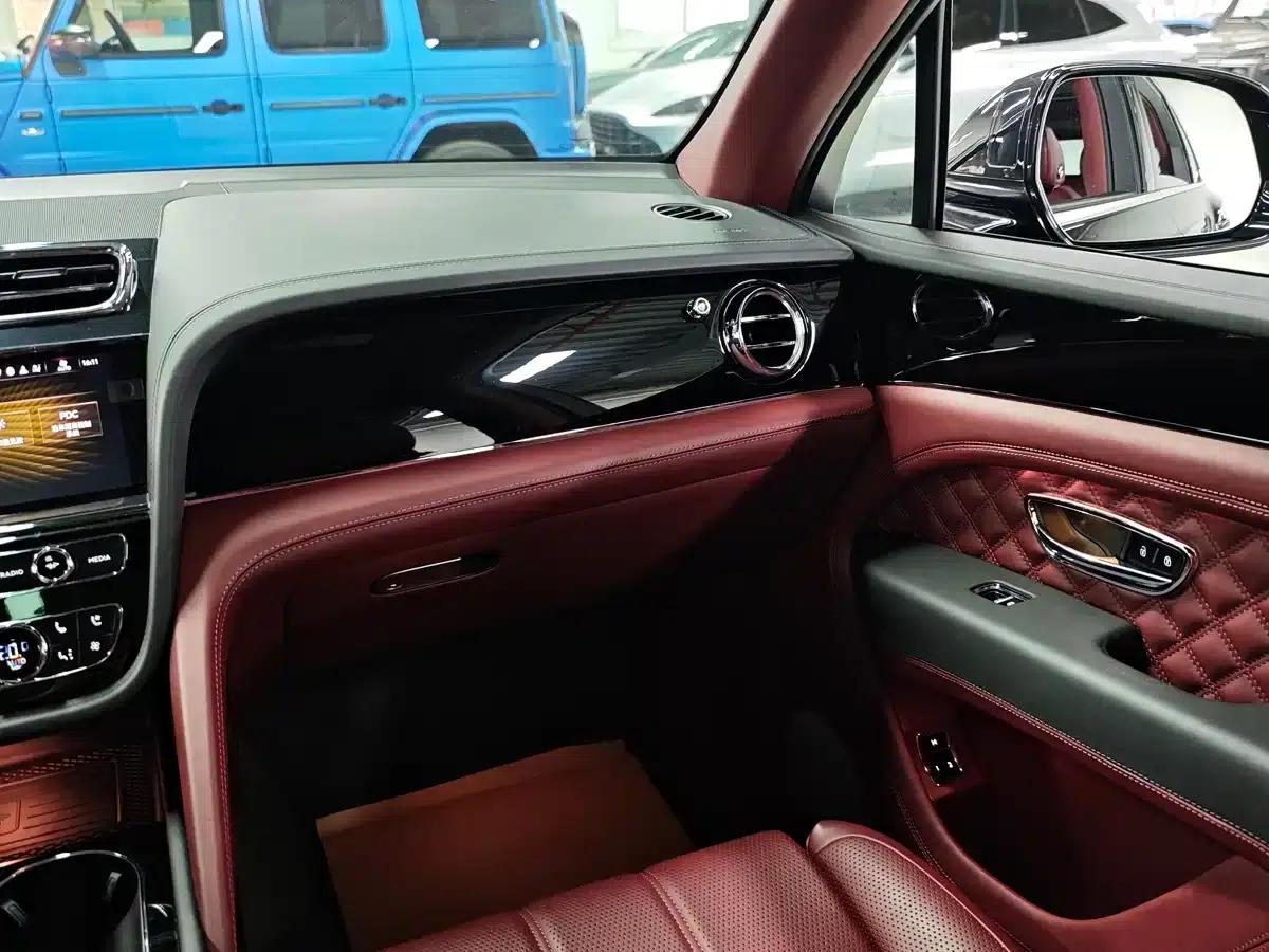 Bentayga 2022 4.0T V8 — миниатюра 19