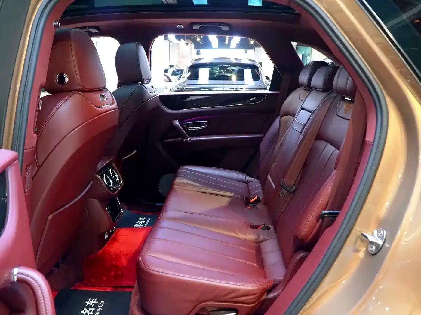 Bentayga 2018 4.0T V8 — миниатюра 11