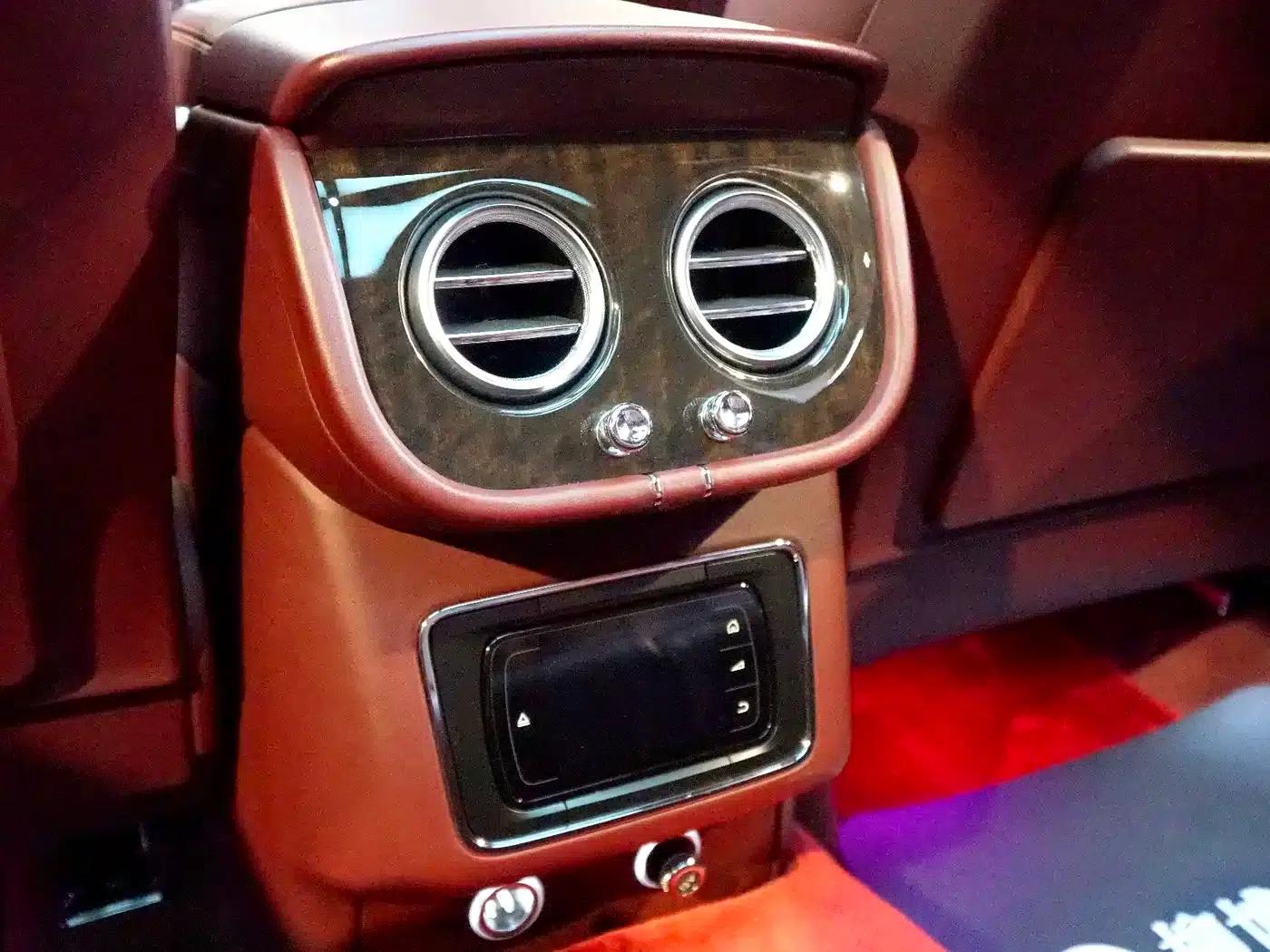 Bentayga 2018 4.0T V8 — миниатюра 14