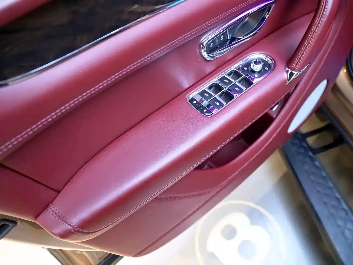 Bentayga 2018 4.0T V8 — миниатюра 16
