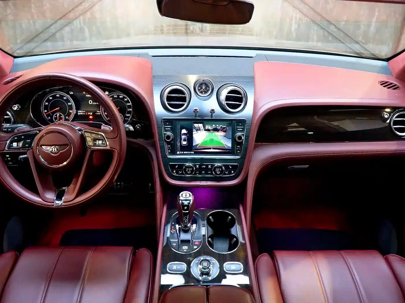Bentayga 2018 4.0T V8 — миниатюра 17