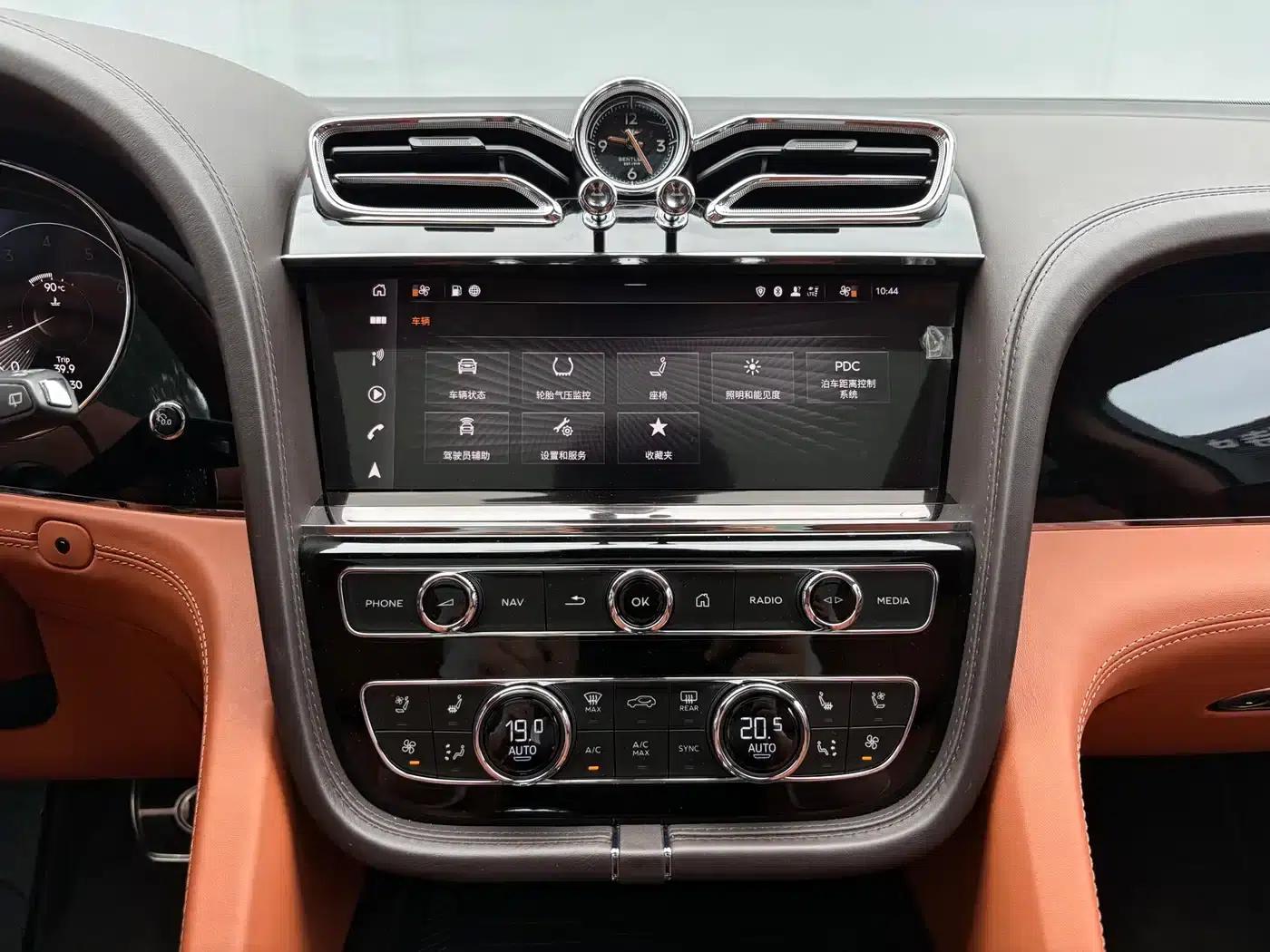 Bentayga 2022 4.0T V8 — миниатюра 13