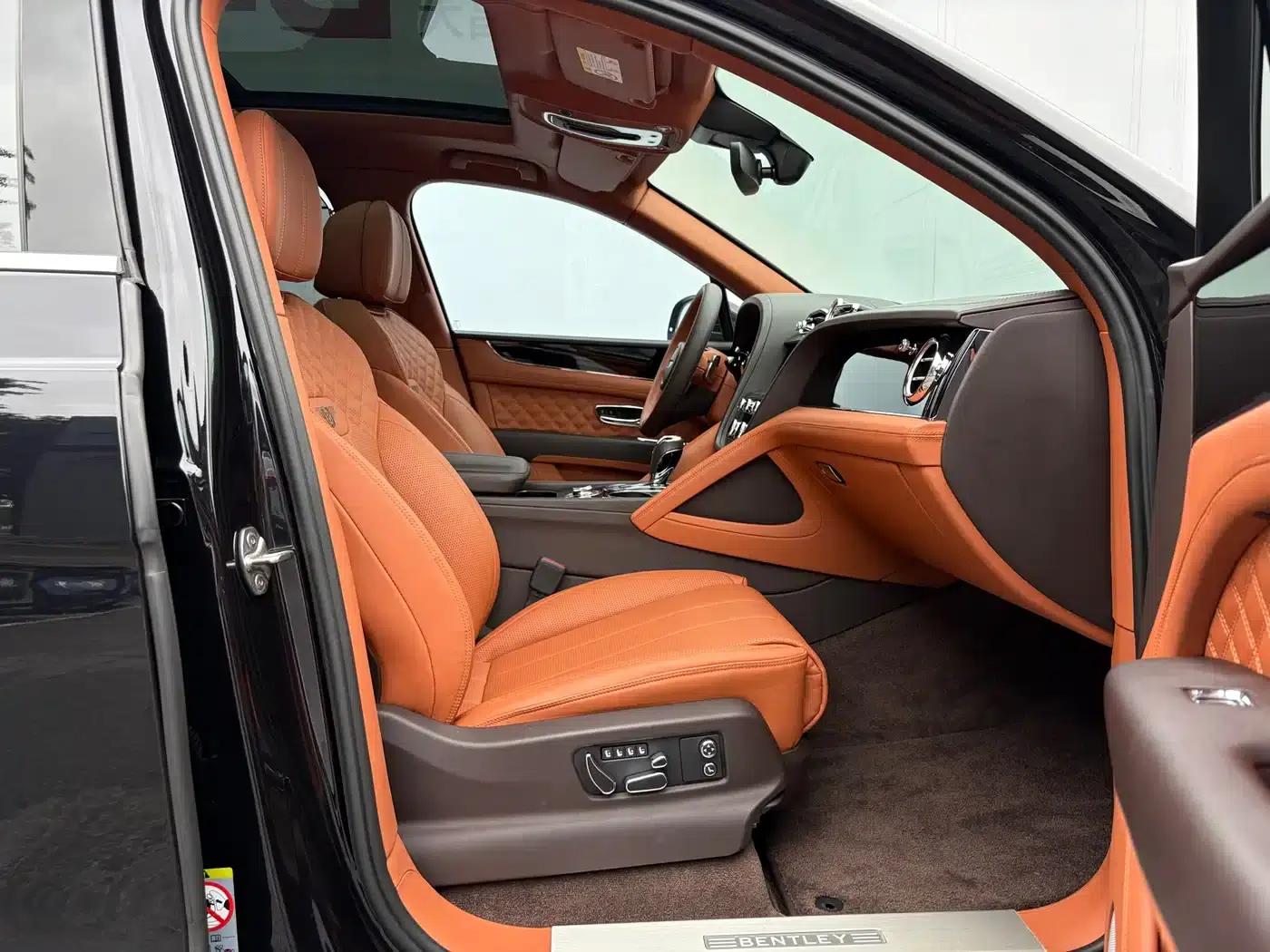 Bentayga 2022 4.0T V8 — миниатюра 24