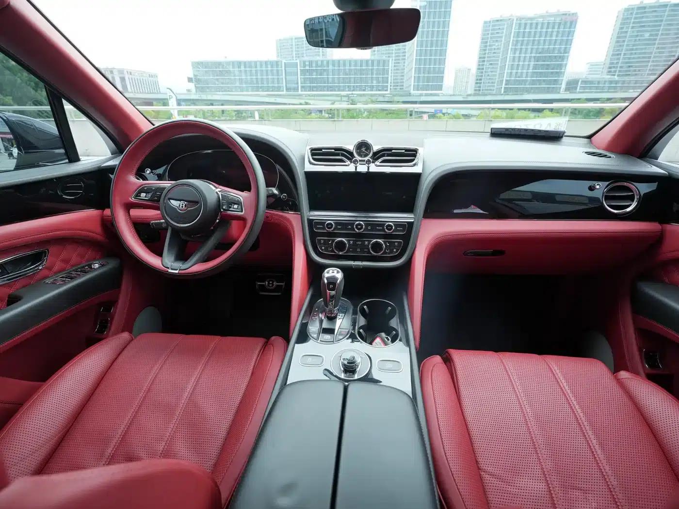 Bentayga 2022 4.0T V8 — миниатюра 11