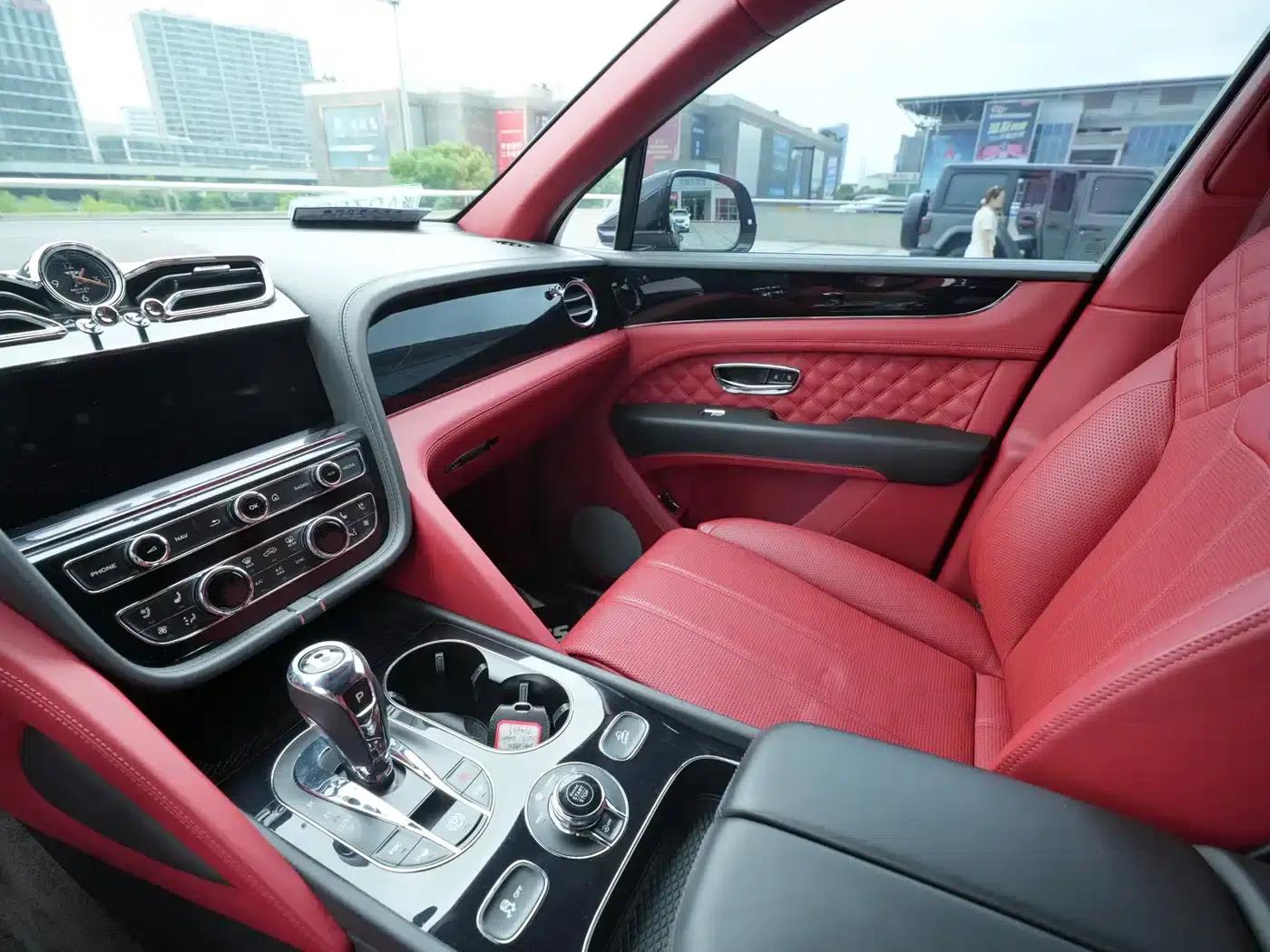 Bentayga 2022 4.0T V8 — миниатюра 15