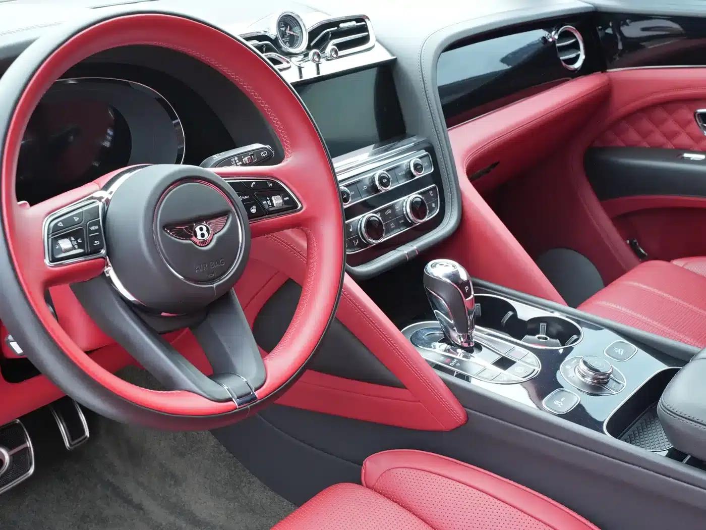 Bentayga 2022 4.0T V8 — миниатюра 17