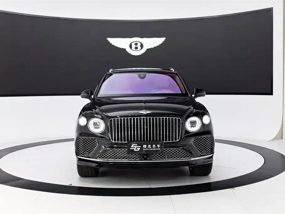 Bentayga 2024 4.0T V8 Long Wheelbase Elegance Edition — миниатюра 2
