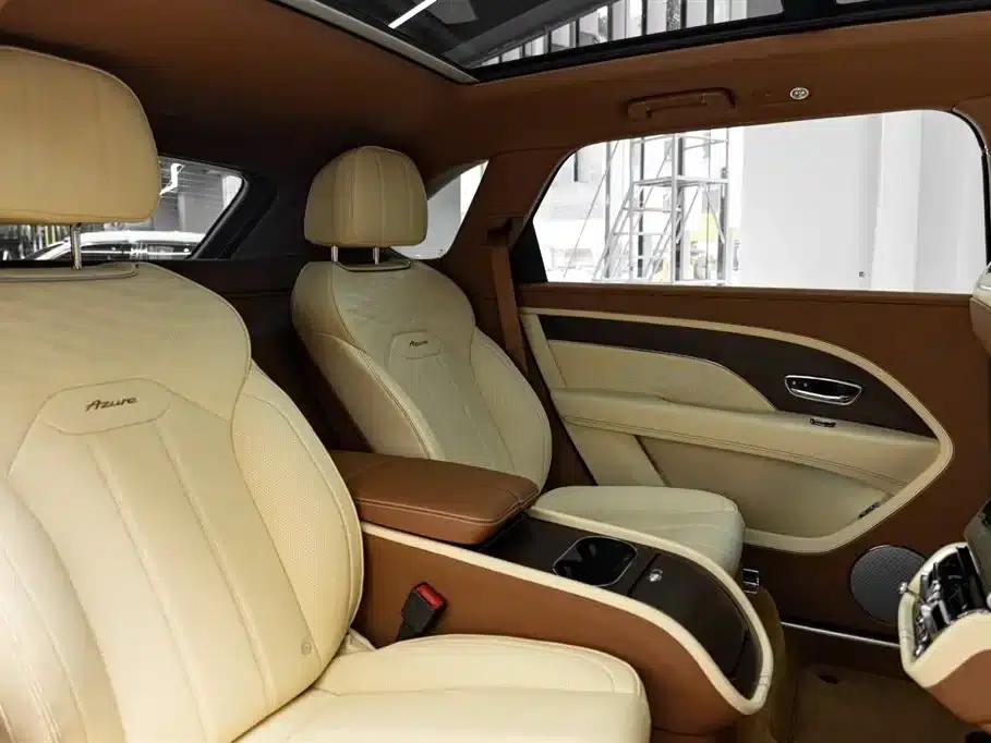 Bentayga 2024 4.0T V8 Long Wheelbase Elegance Edition — миниатюра 13
