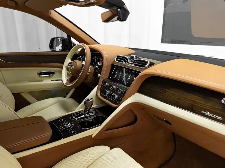 Bentayga 2024 4.0T V8 Long Wheelbase Elegance Edition — миниатюра 16