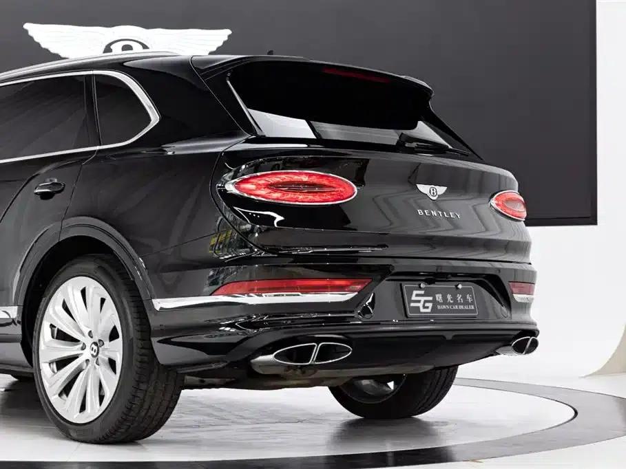 Bentayga 2024 4.0T V8 Long Wheelbase Elegance Edition — миниатюра 20