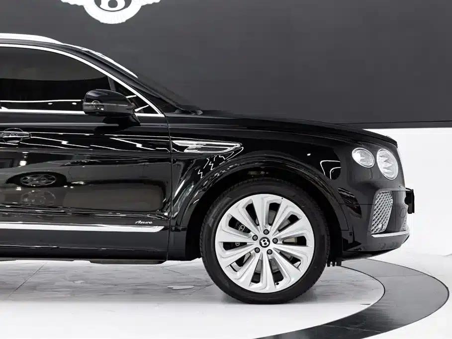 Bentayga 2024 4.0T V8 Long Wheelbase Elegance Edition — миниатюра 23