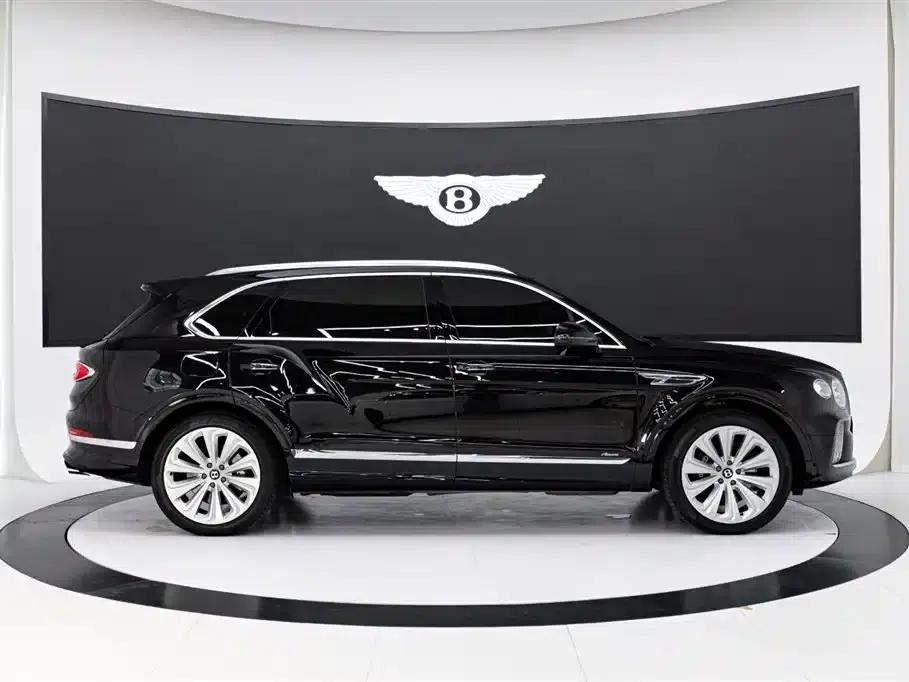 Bentayga 2024 4.0T V8 Long Wheelbase Elegance Edition — миниатюра 7