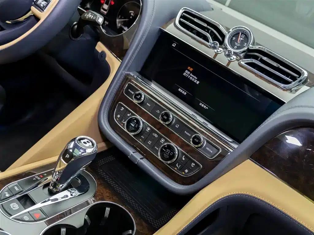 Bentayga 2023 4.0T V8 Long Wheelbase — миниатюра 18