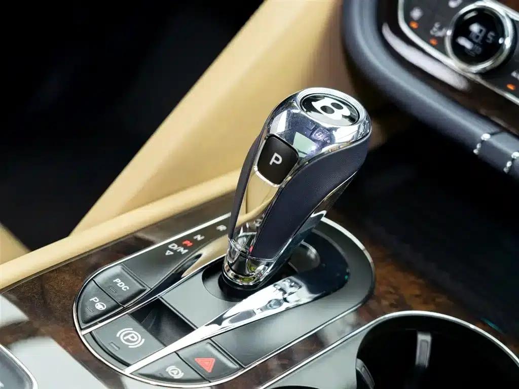 Bentayga 2023 4.0T V8 Long Wheelbase — миниатюра 19