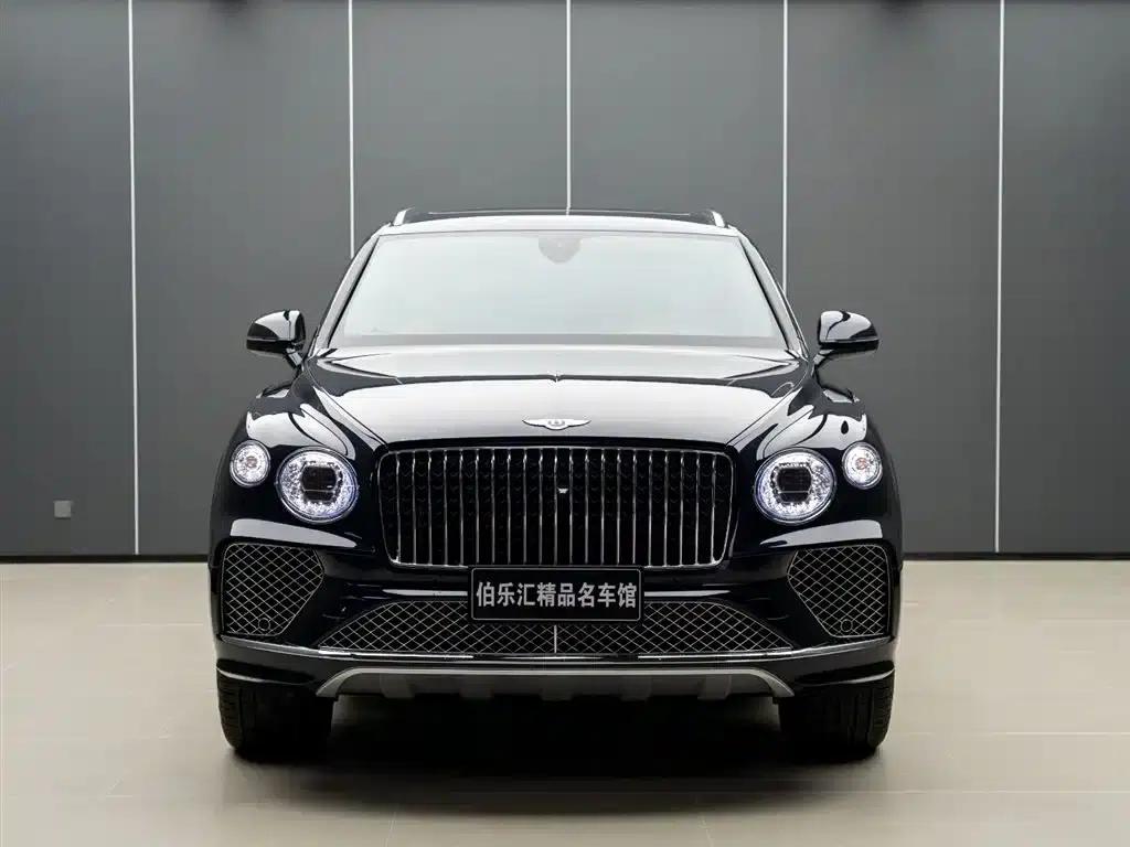 Bentayga 2023 4.0T V8 Long Wheelbase — миниатюра 3