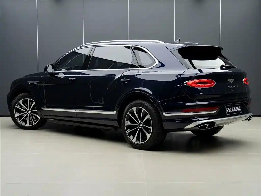 Bentayga 2023 4.0T V8 Long Wheelbase — миниатюра 4