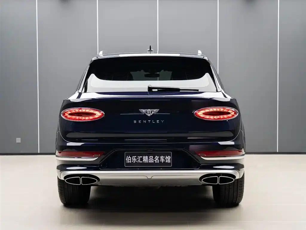 Bentayga 2023 4.0T V8 Long Wheelbase — миниатюра 6