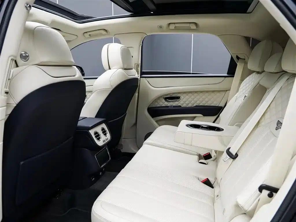 Bentayga 2022 4.0T V8 — миниатюра 11