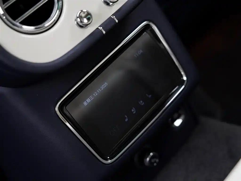 Bentayga 2022 4.0T V8 — миниатюра 12