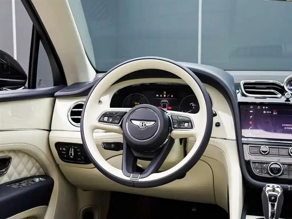 Bentayga 2022 4.0T V8 — миниатюра 16