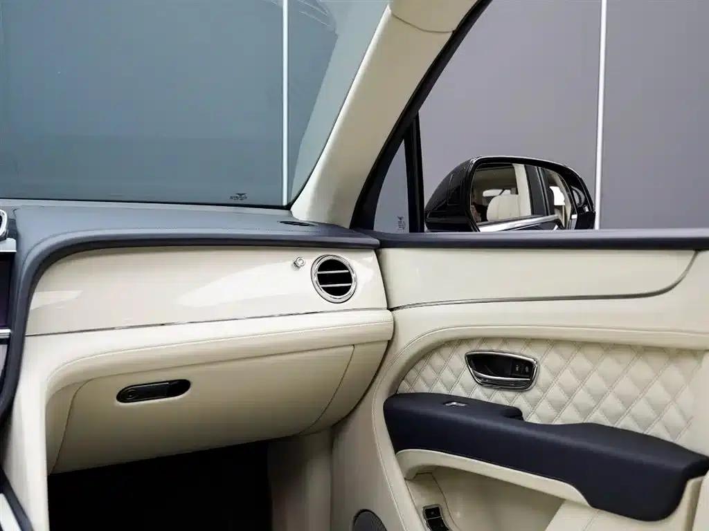 Bentayga 2022 4.0T V8 — миниатюра 17