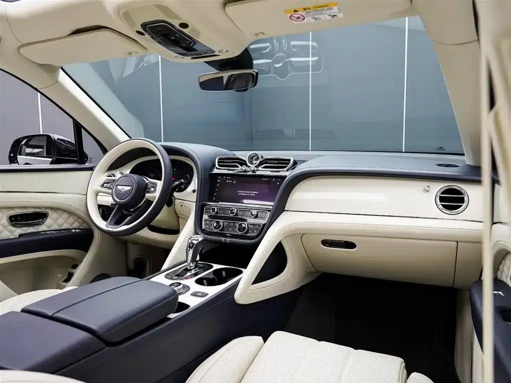 Bentayga 2022 4.0T V8 — миниатюра 18