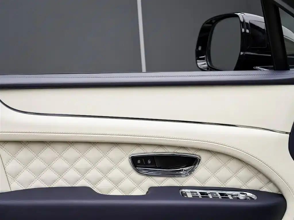 Bentayga 2022 4.0T V8 — миниатюра 8
