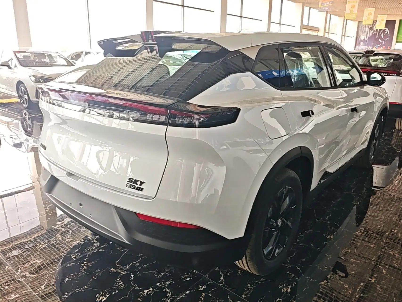 Dongfeng Aeolus SKY EV01 2025 530 km AIR Elite Edition — миниатюра 4