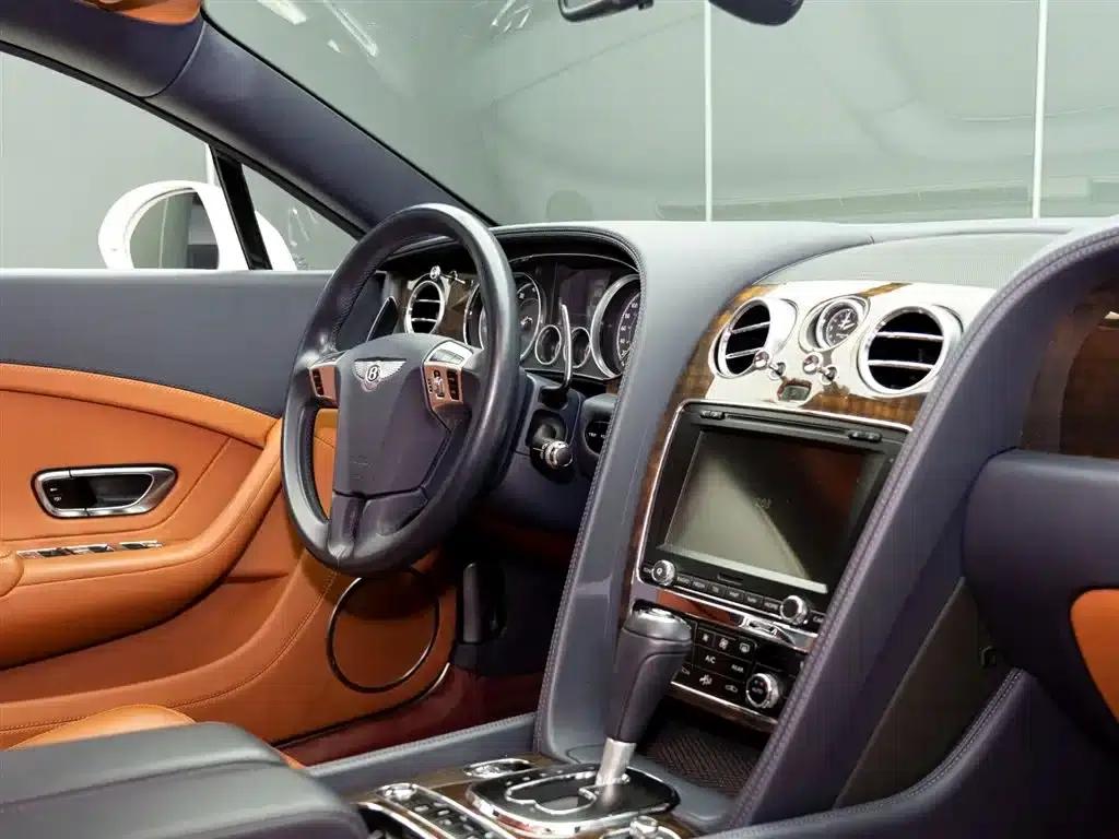 2016 Continental 4.0T GT V8 Standard Edition — миниатюра 13
