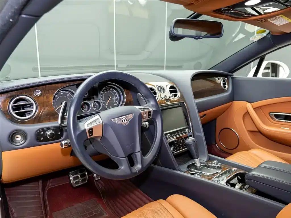 2016 Continental 4.0T GT V8 Standard Edition — миниатюра 8