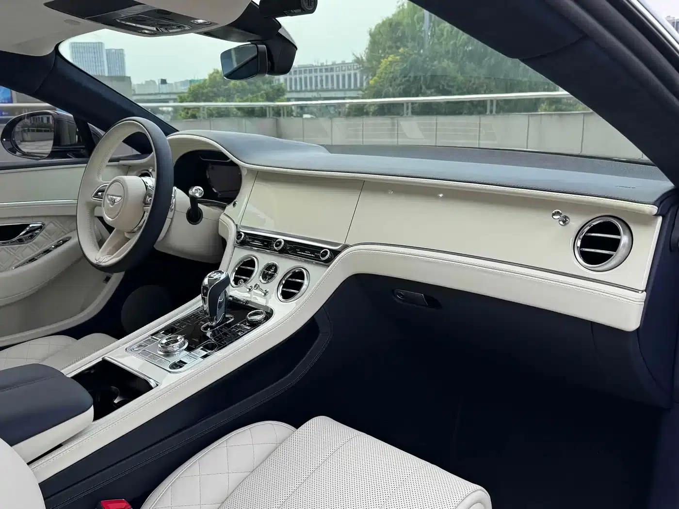 2020 Continental 4.0T GT V8 — миниатюра 13