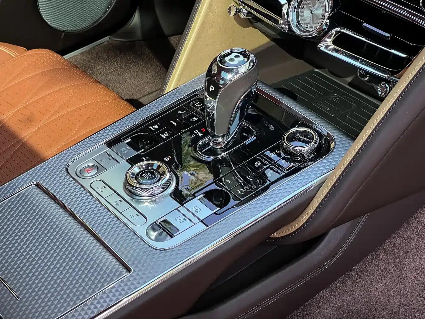 2022 Mercedes-Benz Flying Spur Plug-in Hybrid 2.9T V6 Hybrid Mulliner — миниатюра 19