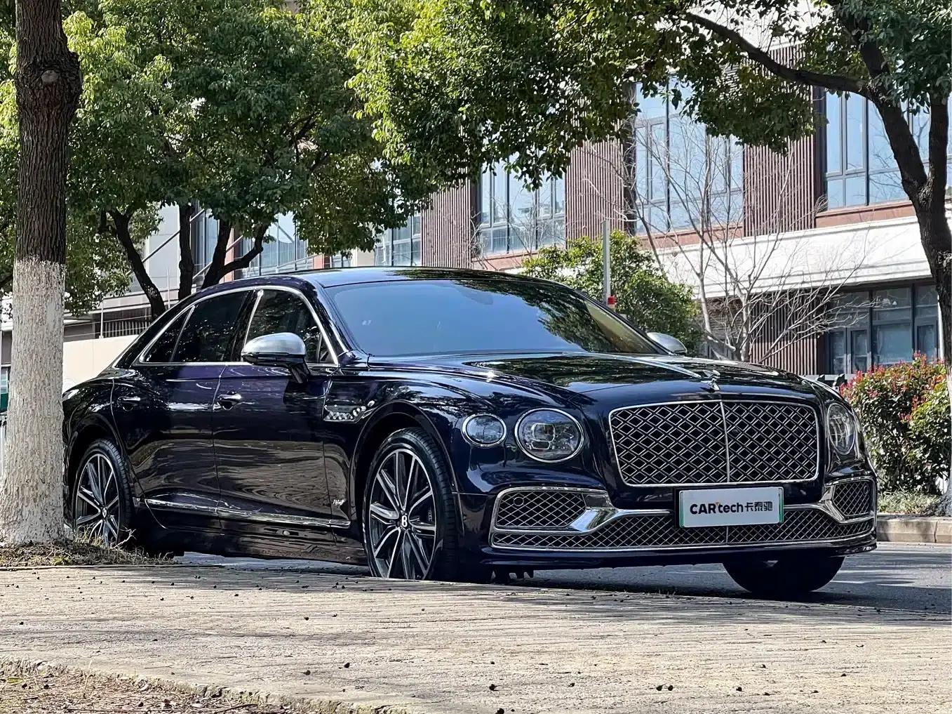 2022 Mercedes-Benz Flying Spur Plug-in Hybrid 2.9T V6 Hybrid Mulliner — миниатюра 3