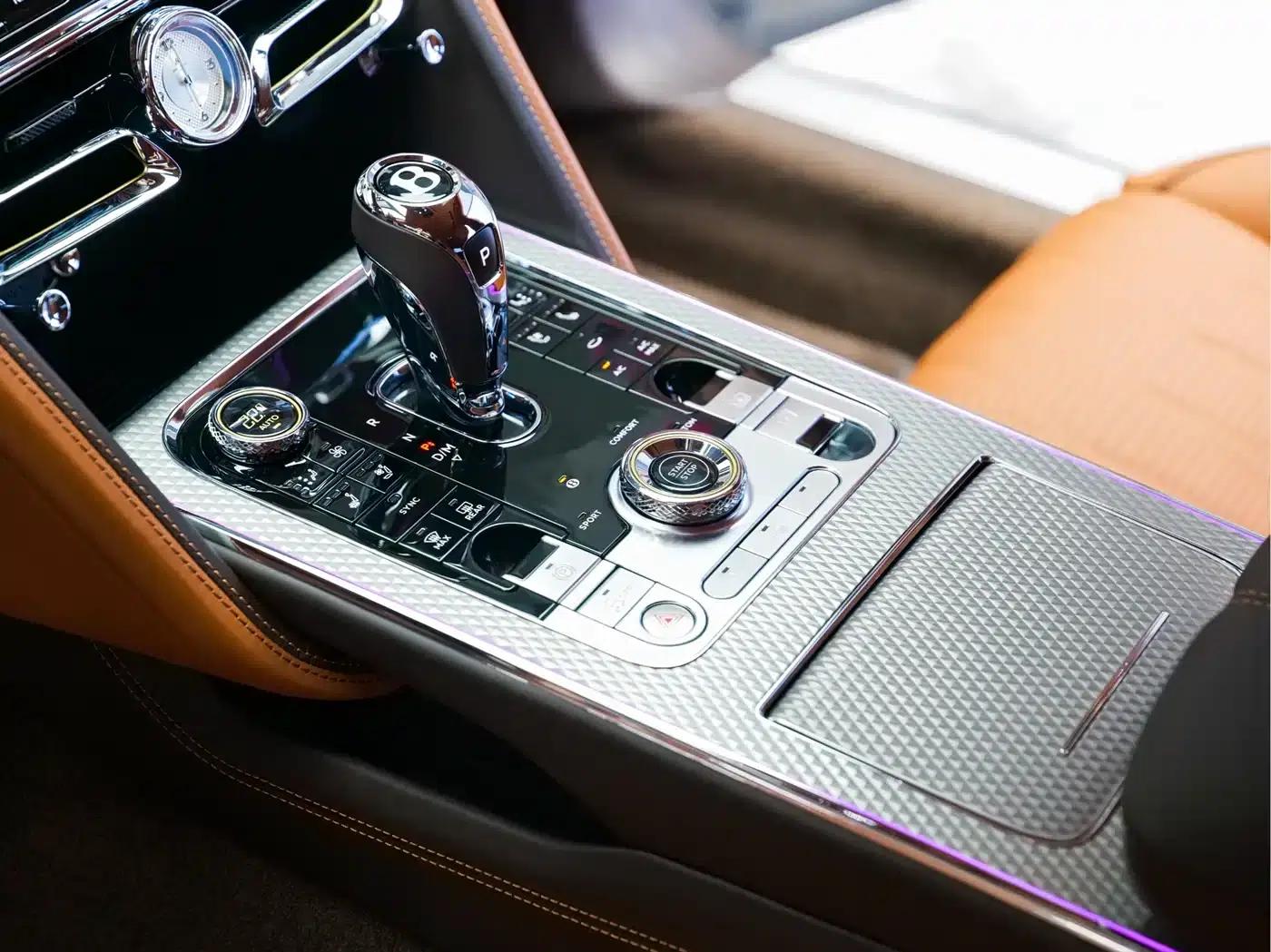 2022 Mercedes-Benz Flying Spur Plug-in Hybrid 2.9T V6 Hybrid Mulliner — миниатюра 17