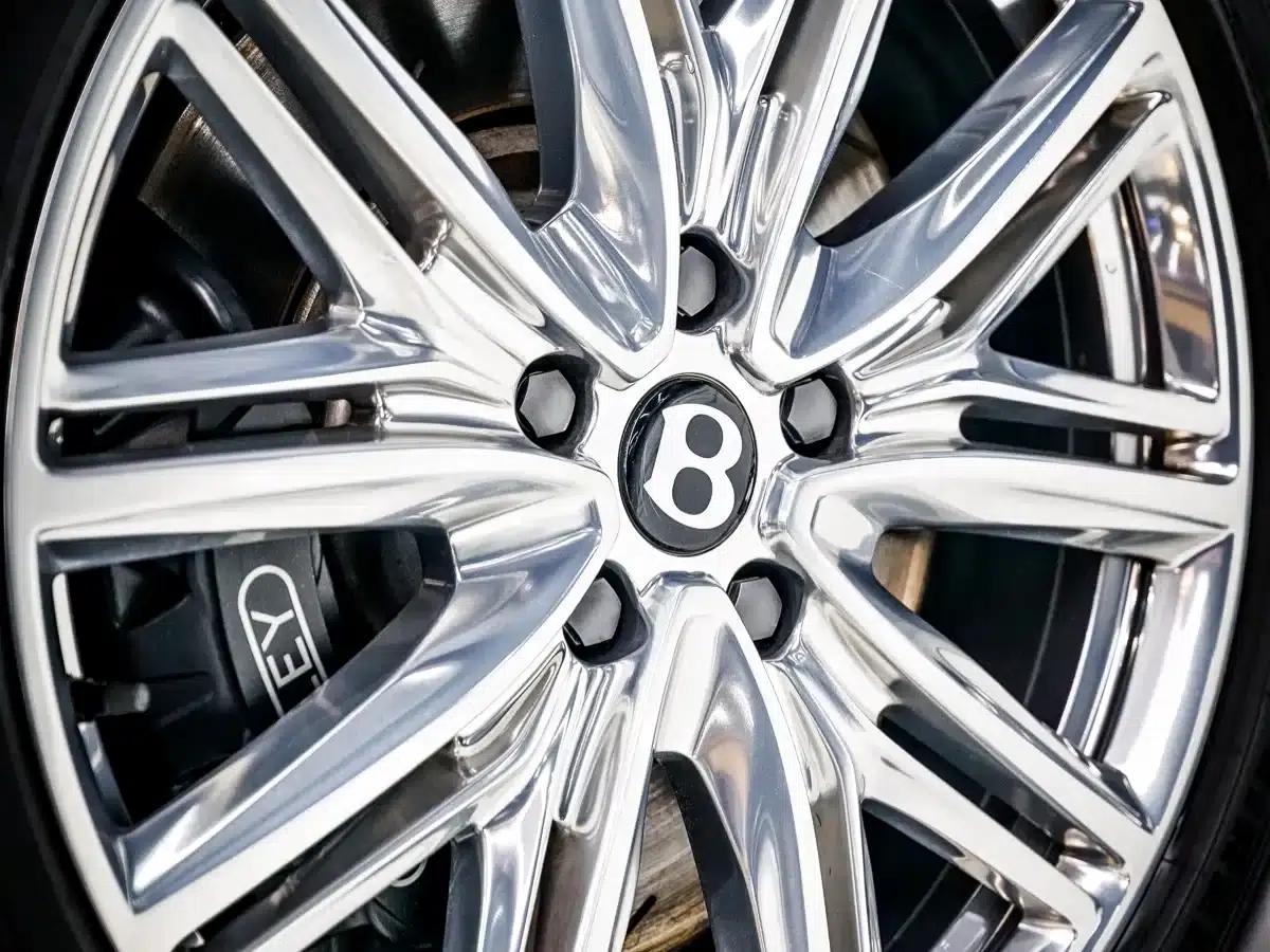 2022 Mercedes-Benz Flying Spur Plug-in Hybrid 2.9T V6 Hybrid Mulliner — миниатюра 8