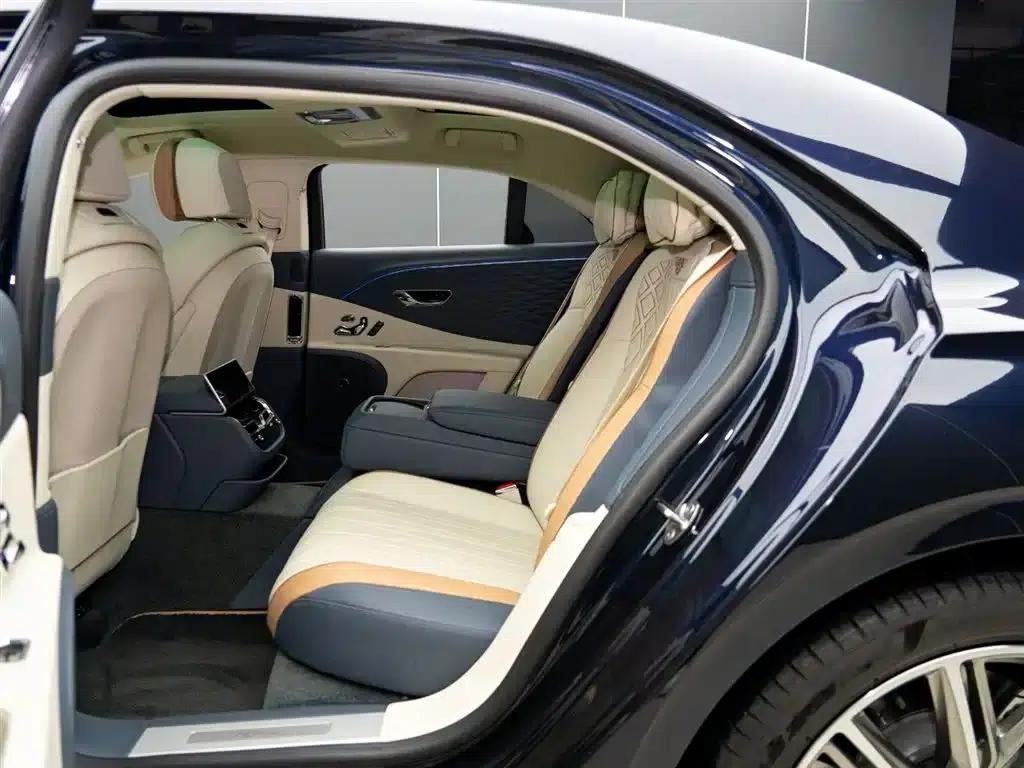 2022 Mercedes-Benz Flying Spur Plug-in Hybrid 2.9T V6 Hybrid Mulliner — миниатюра 11