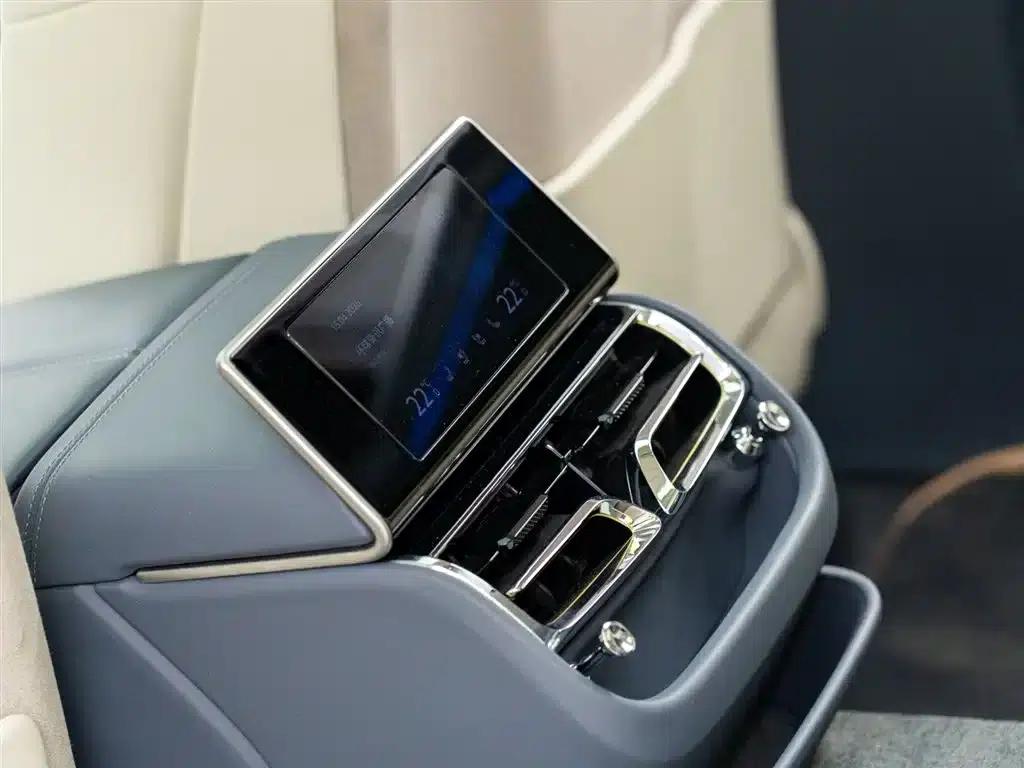 2022 Mercedes-Benz Flying Spur Plug-in Hybrid 2.9T V6 Hybrid Mulliner — миниатюра 13